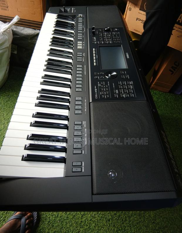 Yamaha PSR Sx 720 Professional Keyboard · Photo 3
