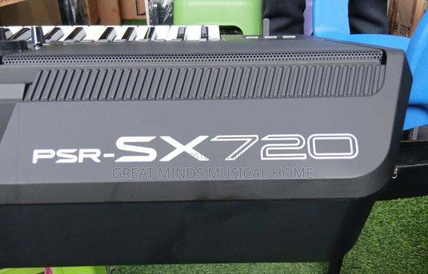 Yamaha PSR Sx 720 Professional Keyboard · Photo 4