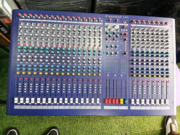 Soundcraft Lx 9 24 Channel Professional Mixer · Photo 4