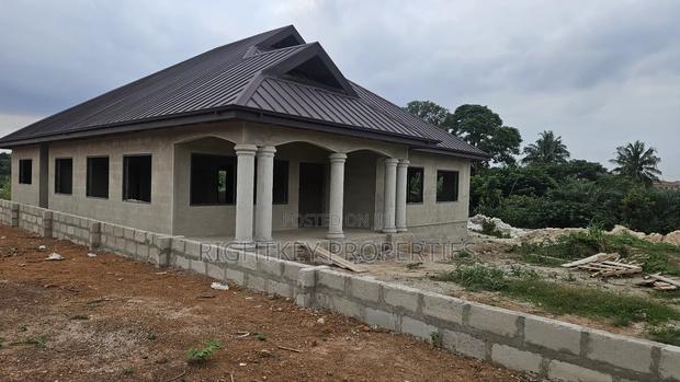 4bdrm House in Appiadu Kokoben, Kumasi Metropolitan for sale · Photo 2