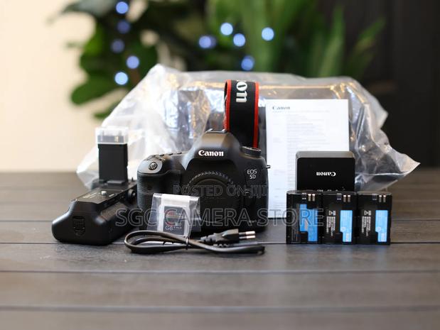 Canon Eos 5d Mark Iii / Home Used / 8months Warranty