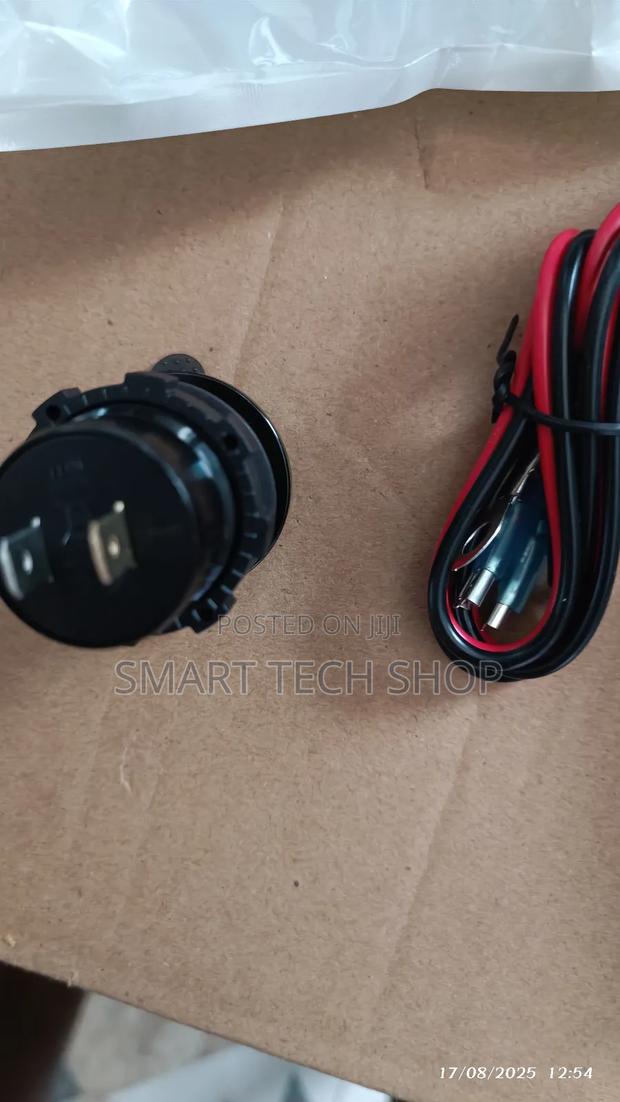 High Quality 65watts Type C + 23 Watts Usb Fast Car Charger photo 4