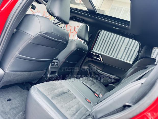 Mitsubishi Outlander SEL Launch Edition 2022 Red