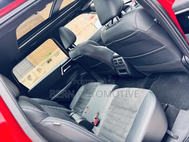 Mitsubishi Outlander SEL Launch Edition 2022 Red