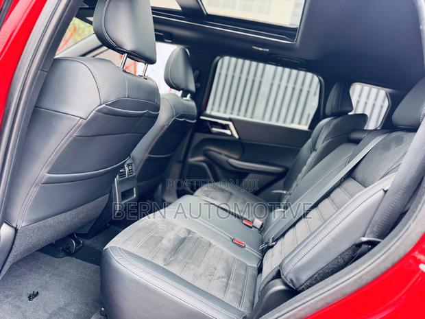 Mitsubishi Outlander SEL Launch Edition 2022 Red