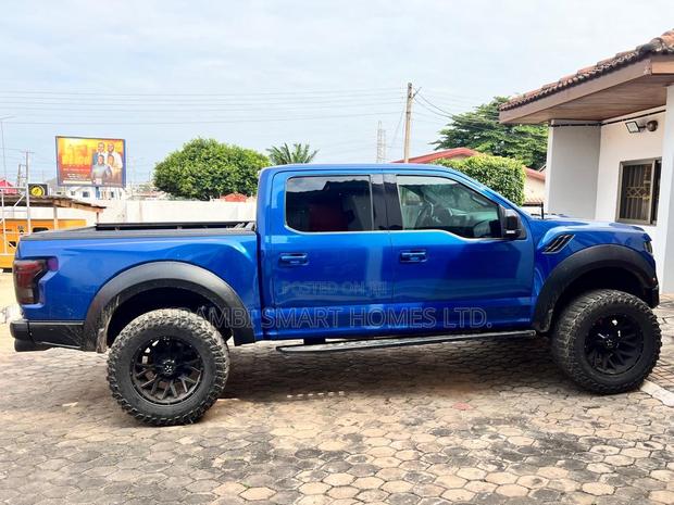 Ford F-150 Raptor 4x4 SuperCab Styleside 5.5 ft. box 133 in. WB 2017 photo 2