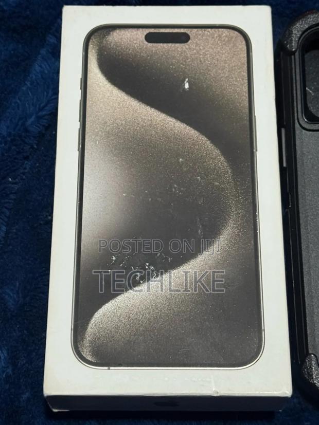 New Apple iPhone 15 Pro Max 256 GB Black photo 2