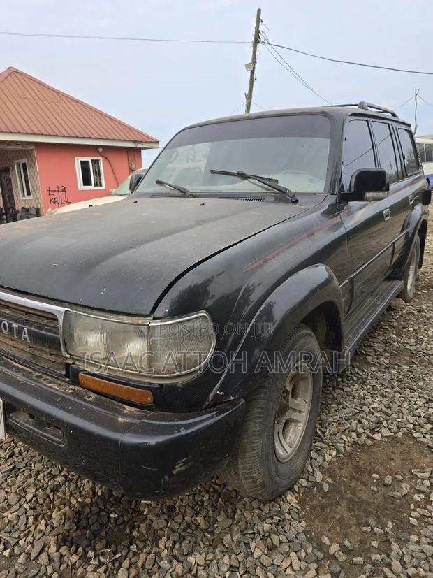 Toyota Land Cruiser 90 1999 Black photo 3