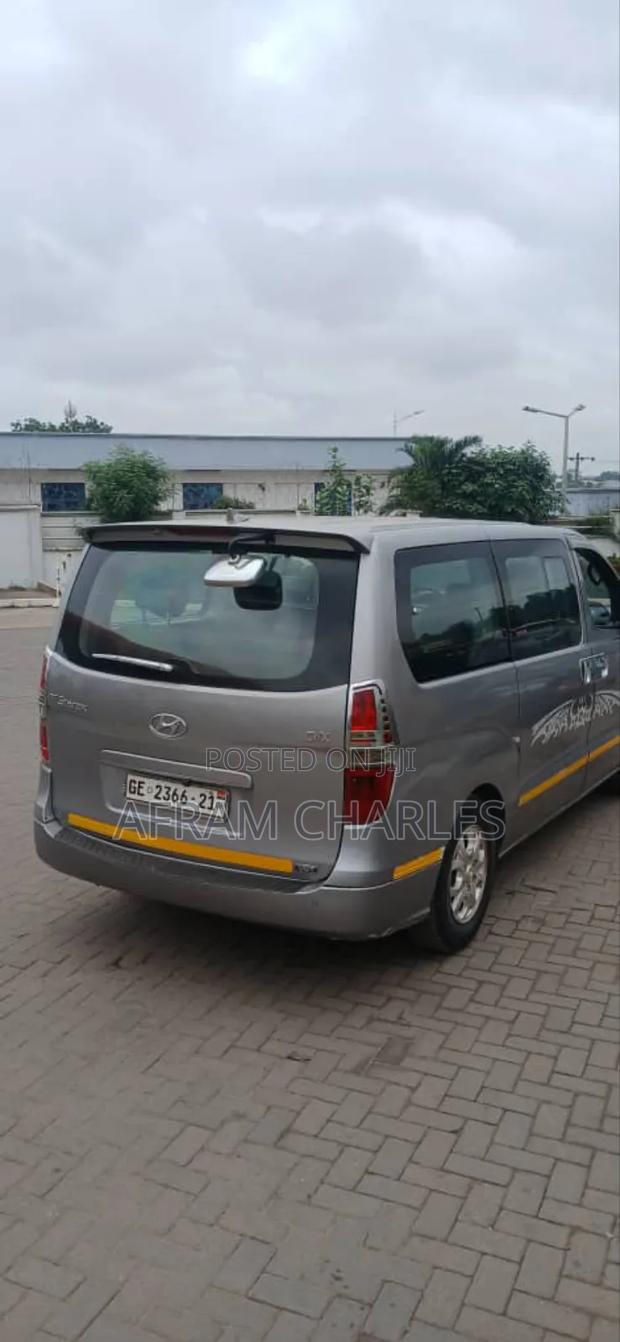 Hyundai Starex 2011 Grey photo 5