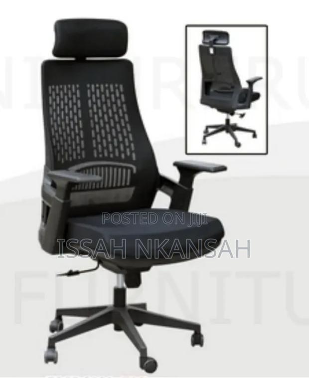 Ergonomic Mesh Office Chair · Photo 4