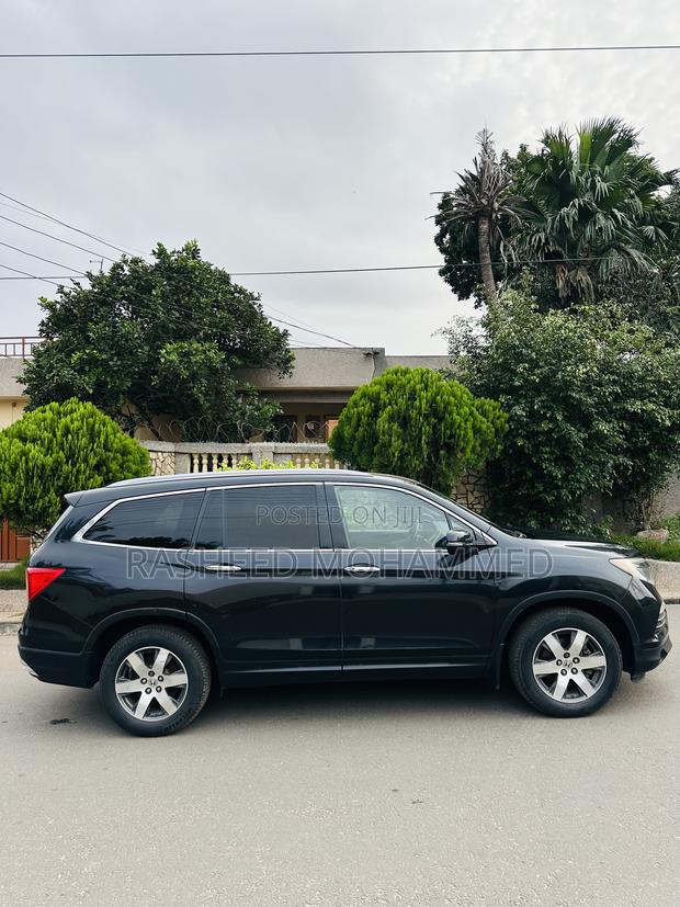 Honda Pilot Touring 4dr SUV (3.5L 6cyl 9A) 2017 Black