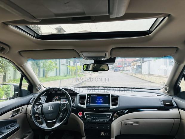 Honda Pilot Touring 4dr SUV (3.5L 6cyl 9A) 2017 Black