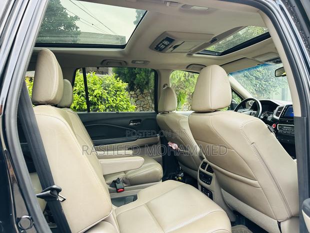 Honda Pilot Touring 4dr SUV (3.5L 6cyl 9A) 2017 Black