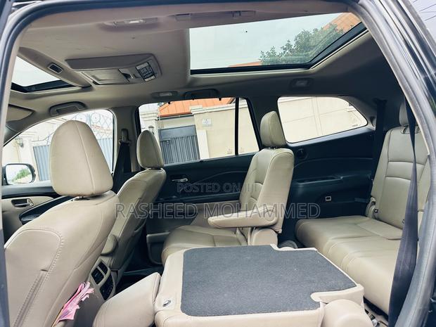 Honda Pilot Touring 4dr SUV (3.5L 6cyl 9A) 2017 Black