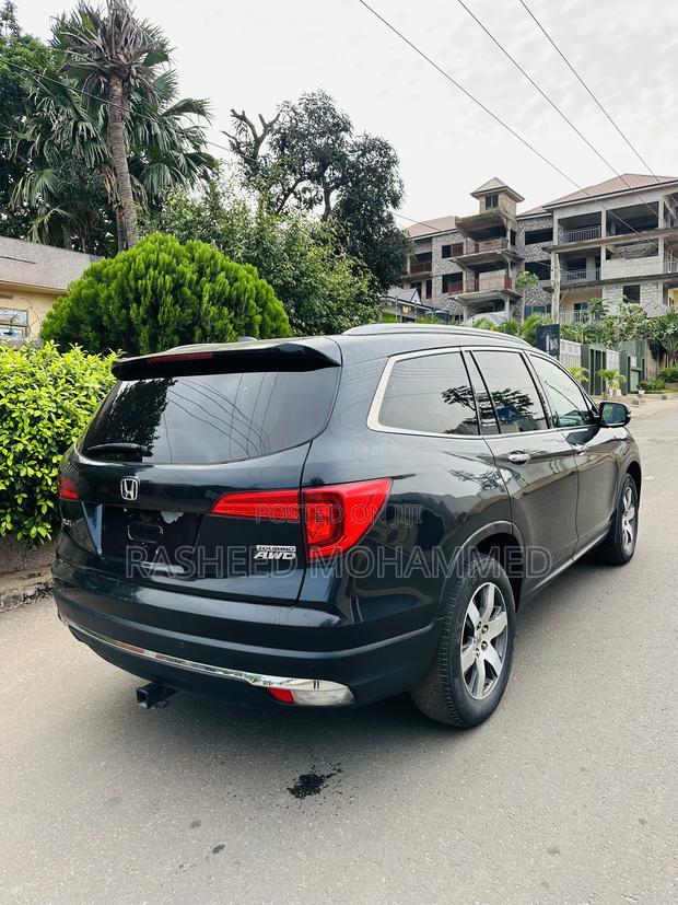 Honda Pilot Touring 4dr SUV (3.5L 6cyl 9A) 2017 Black