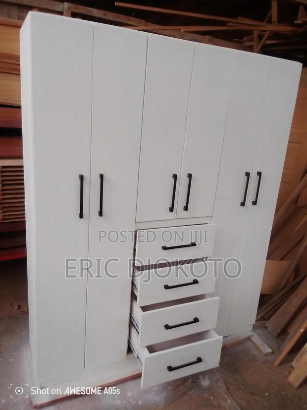 Nice Cabinet · Photo 3