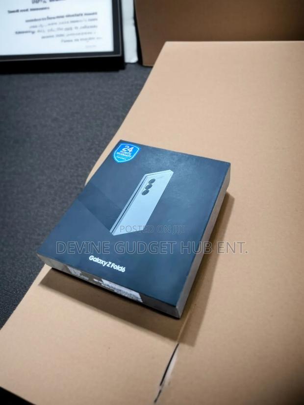 New Samsung Galaxy Z Fold6 256 GB Silver photo 2