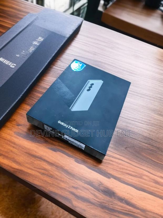 New Samsung Galaxy Z Fold6 256 GB Gray photo 2