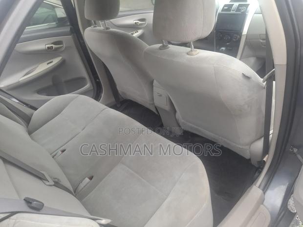 Toyota Corolla L 4dr Sedan (1.8L 4cyl 5M) 2012 Gray