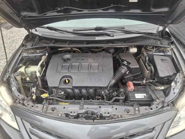 Toyota Corolla L 4dr Sedan (1.8L 4cyl 5M) 2012 Gray