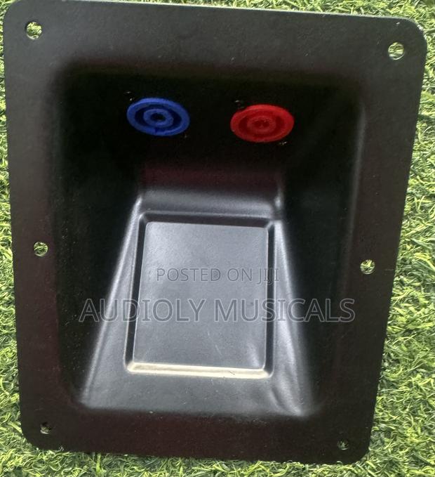 Speakcon Terminal (Pair) · Photo 3