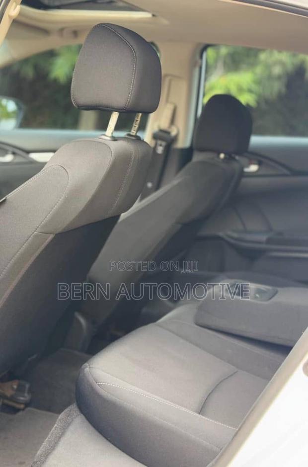 Honda Civic Sport 4dr Hatchback (1.5L 4cyl) 2017 White