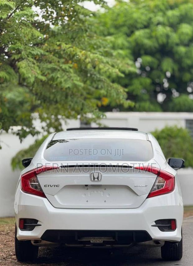 Honda Civic Sport 4dr Hatchback (1.5L 4cyl) 2017 White