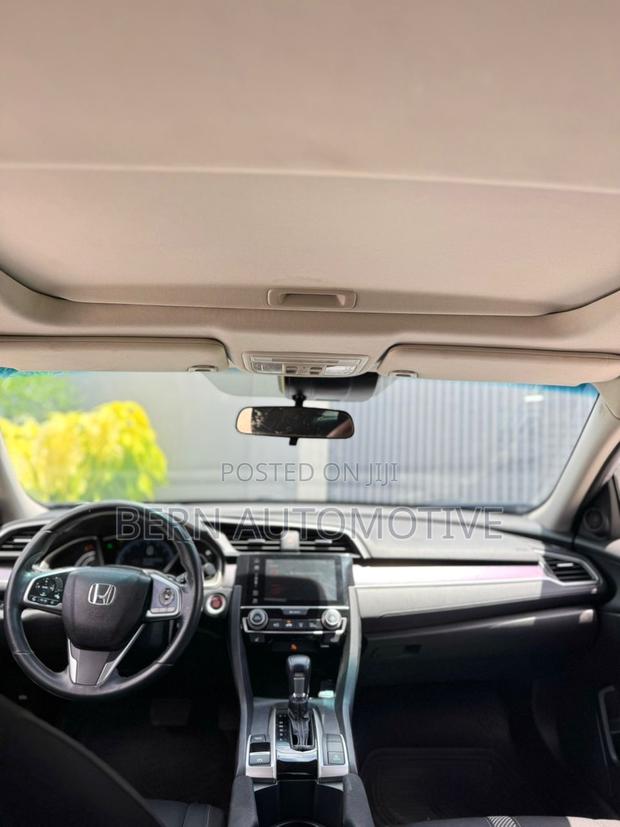 Honda Civic Sport 4dr Hatchback (1.5L 4cyl) 2017 White