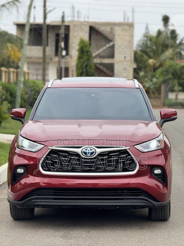 Toyota Highlander XLE 2022 Red photo 3
