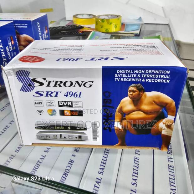 Strong Decoders · Photo 3