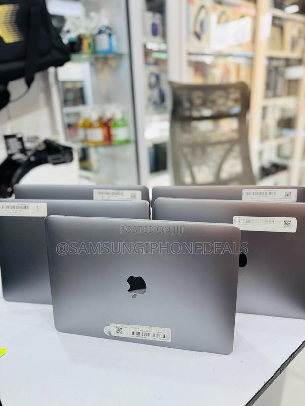 Laptop Apple MacBook Air 2020 8GB Intel Core I3 SSD 256GB photo 2