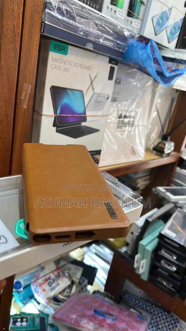 Samsung Galaxy S24+ / S25+ Nillkin Qin Leather Case · Photo 4