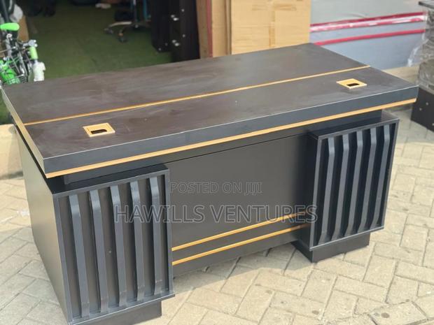 Wooden Office Table MDF · Photo 2