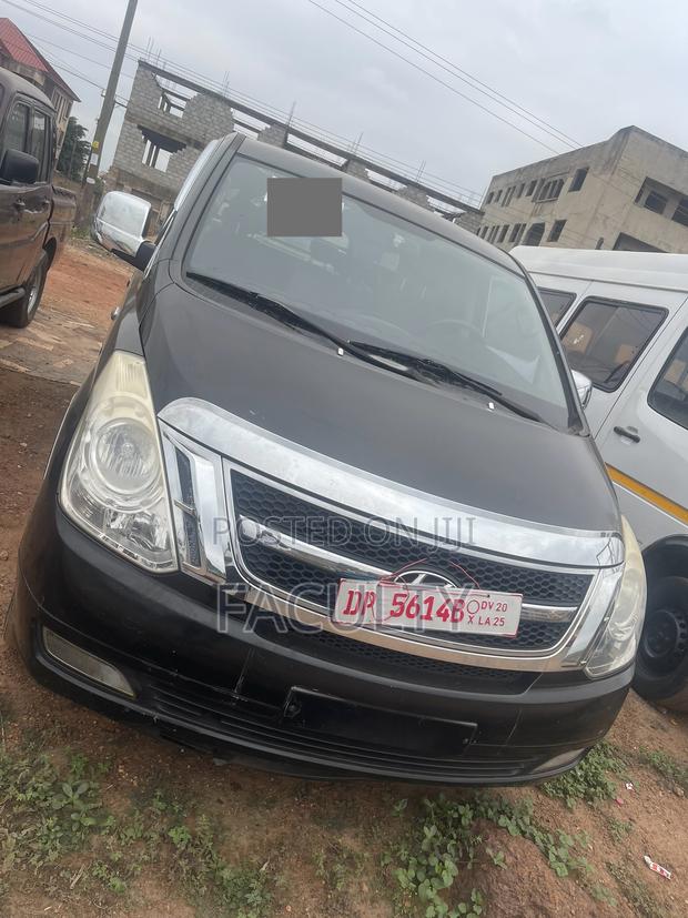 Hyundai Starex 2012 Black