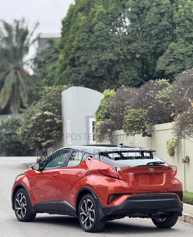 Toyota C-HR 2020 Orange