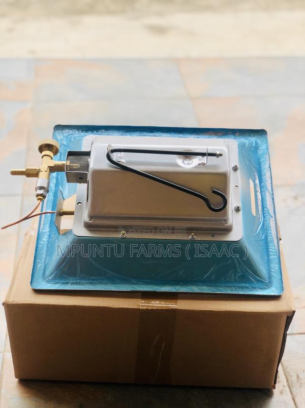 Square Gas Brooder photo 3