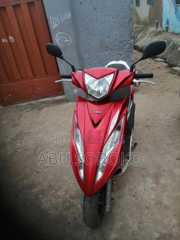 Piaggio Scooter 2022 Red · Photo 4