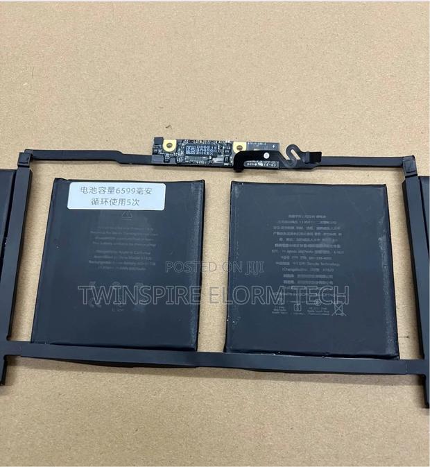 Macbook Pro 2016,2017,2018,2020 Battery · Photo 4