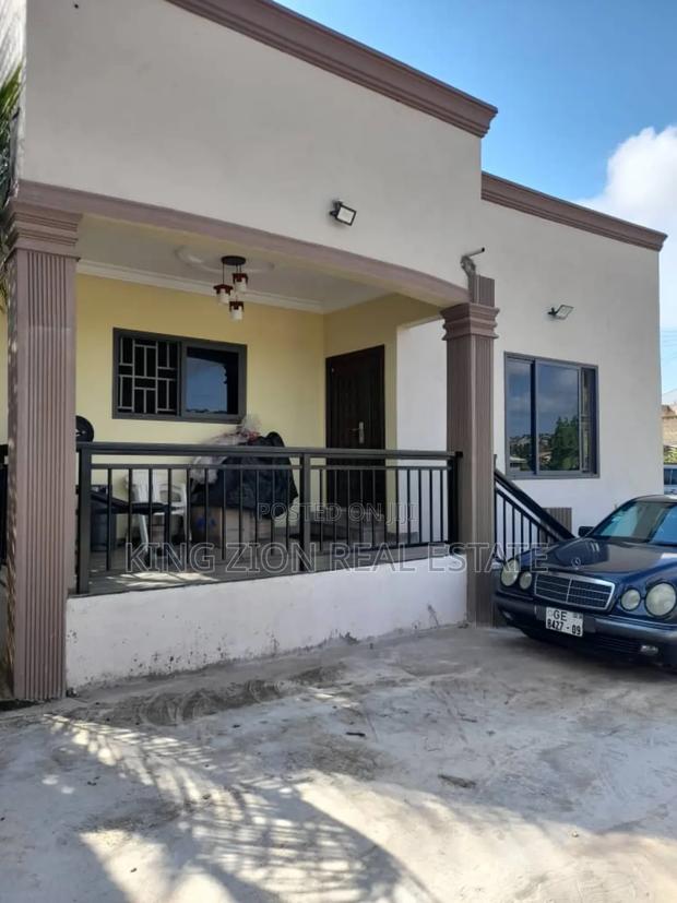 4bdrm House in King Zion Real, Awoshie for sale · Photo 1