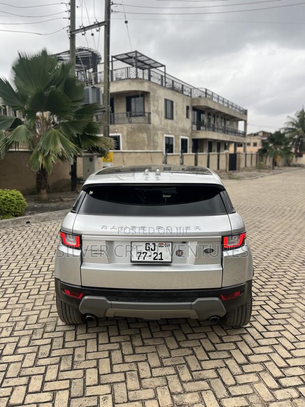 Land Rover Range Rover Evoque HSE 4x4 5-Door 2017 Silver