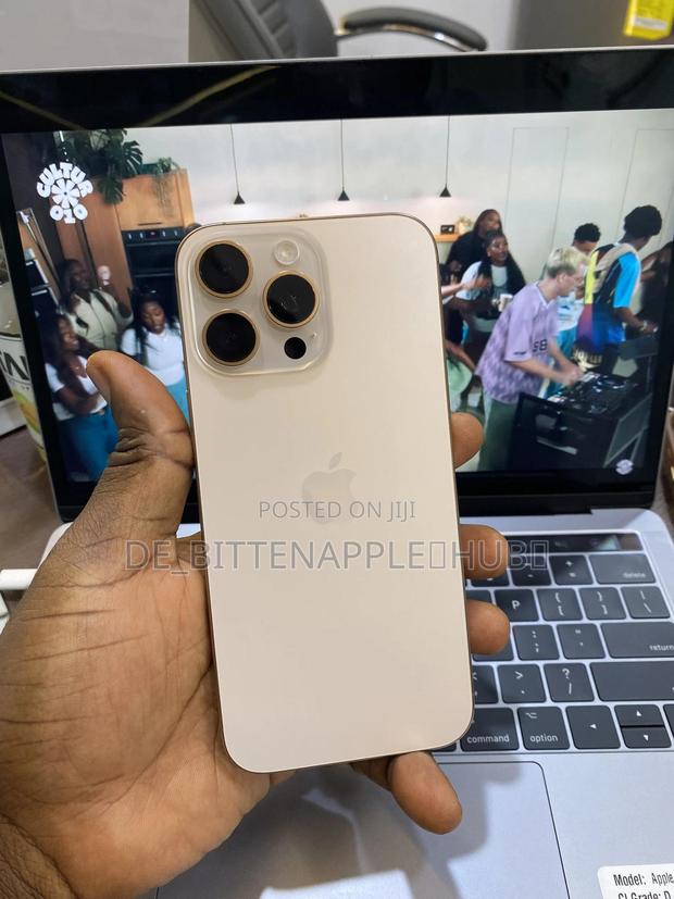 Apple iPhone 16 Pro Max 256 GB Gold