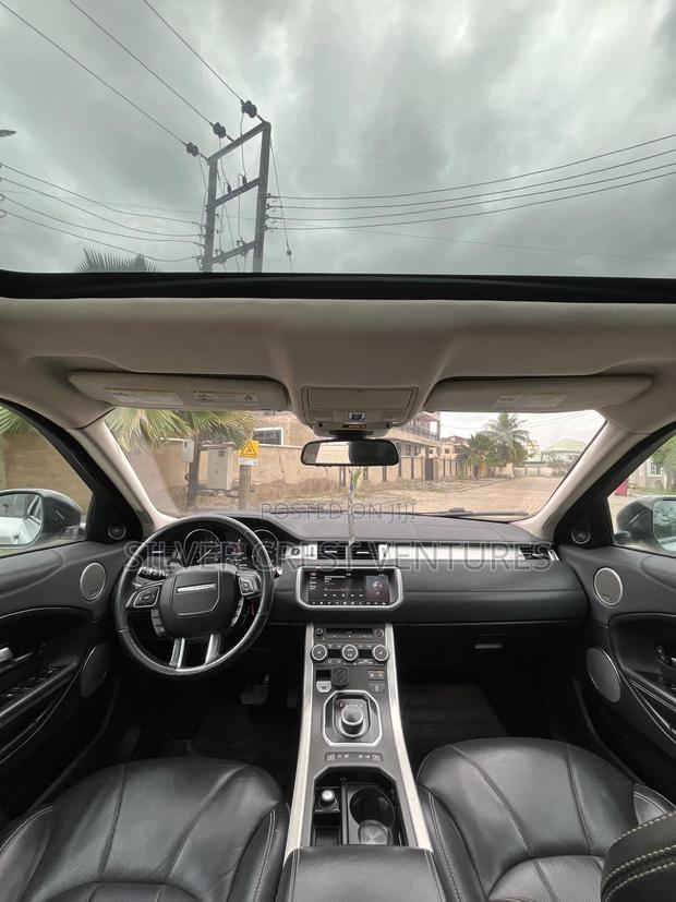 Land Rover Range Rover Evoque HSE 4x4 5-Door 2017 Silver