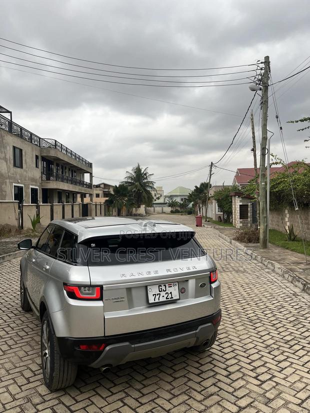 Land Rover Range Rover Evoque HSE 4x4 5-Door 2017 Silver