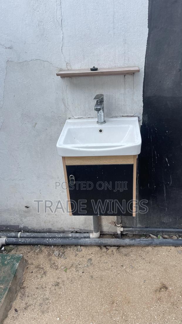 1 Used Wash Hand Basin for Sale