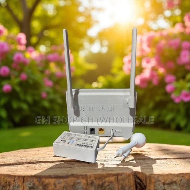 4g Universal Router + Backup Battery (86447) · Photo 2