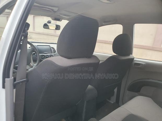 Mitsubishi L200 Double Cab 2.5 180hp 4WD 2013 White photo 8