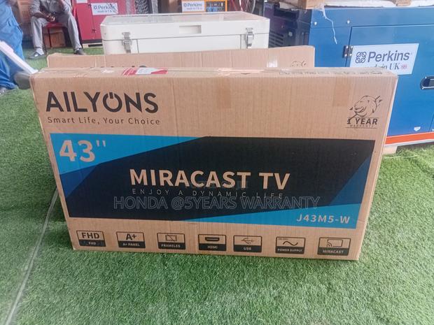 Real Lives 43inches Ailyons Miracast Television 43inches Tv · Photo 3