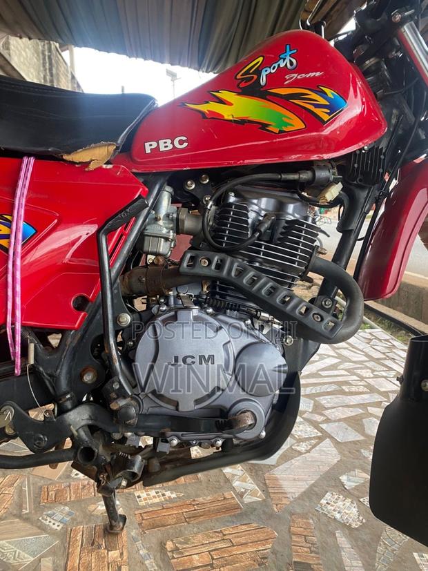 Motorcycle 2019 Red · Photo 3