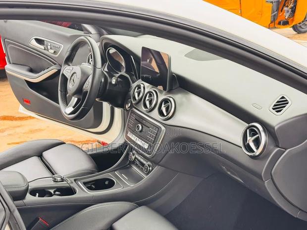 Mercedes-Benz CLA-Class CLA 250 4MATIC Sedan 2018 White