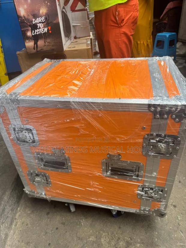 Jac 12 Unit Amp Rack · Photo 4